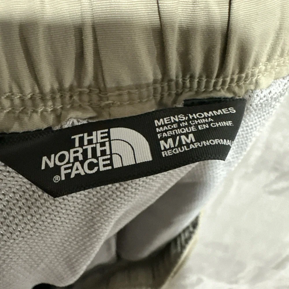 The North Face Shorts Men's Size M Beige Short Court Pull On Belted Mesh Lined
